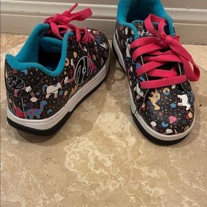 Kids Unicorn Print Heelys Sneakers with Pink Laces